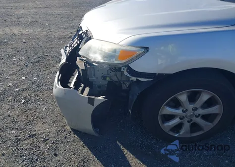 2011 Toyota Camry Le z USA, uszkodzony, nr VIN 4T1BF3EK2BU123082